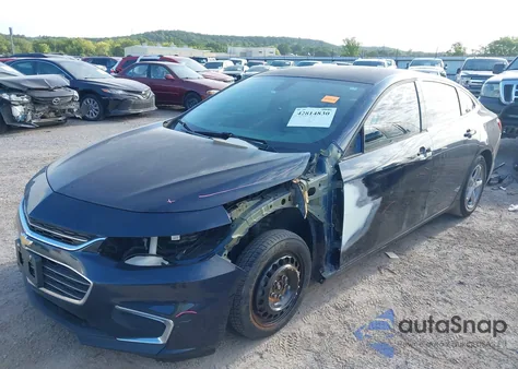 2017 Chevrolet Malibu Ls z USA, uszkodzony, nr VIN 1G1ZB5ST4HF215257